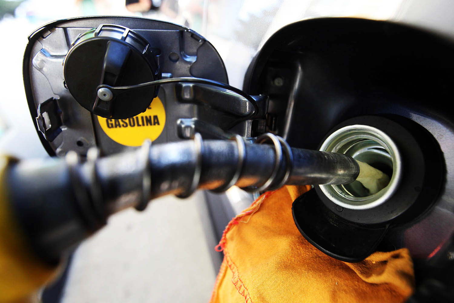Governo de SP reduz ICMS da gasolina para 18% e preço deve cair nas bombas - 